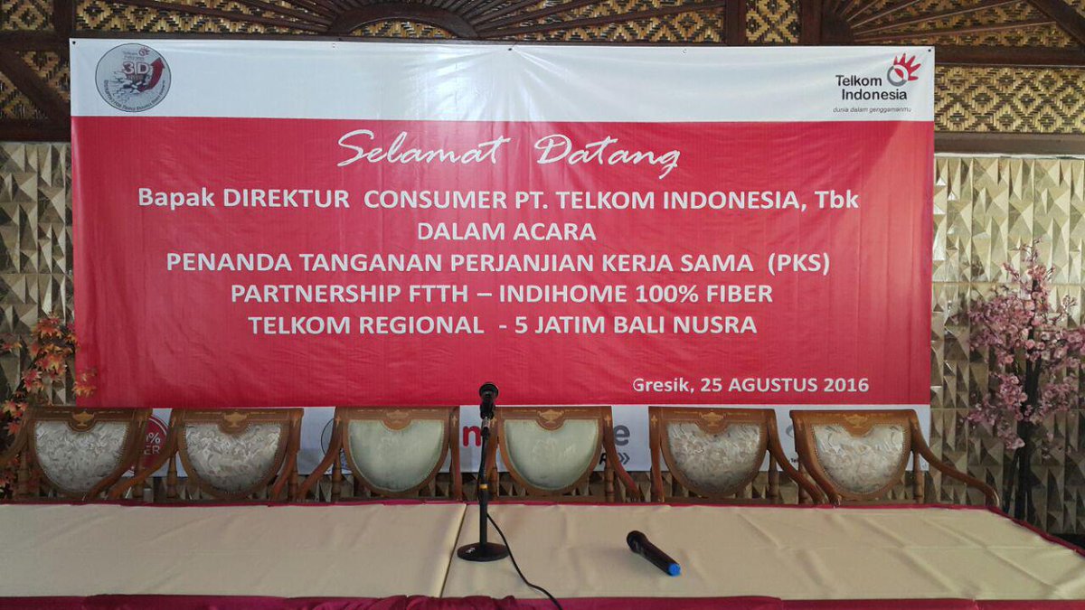 aliagung5's tweet photo. @parwi66 
@_funtastic5_
#TelkomFuntastic5
#GEMATREG5
#Gemaupdate kunjungan Dirkons ke witel Gresik Madura https://t.co/RHvunDl3Uo