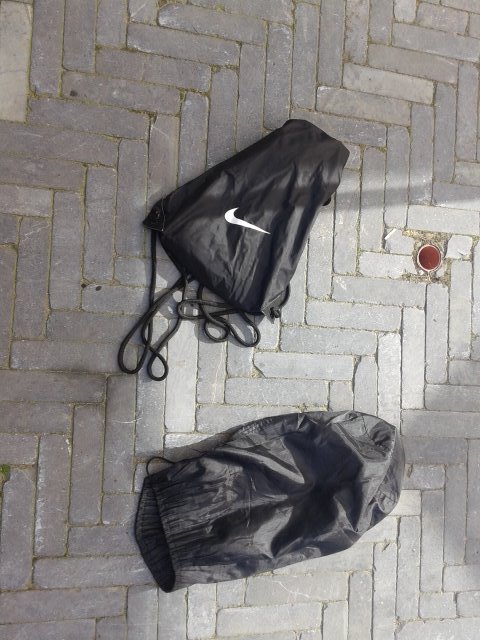 Er zijn wat voorwerpen met de verkeerde eigenaar mee terug gekomen van <a href="/huttendorp_wvf/">HuttendorpWVF</a>