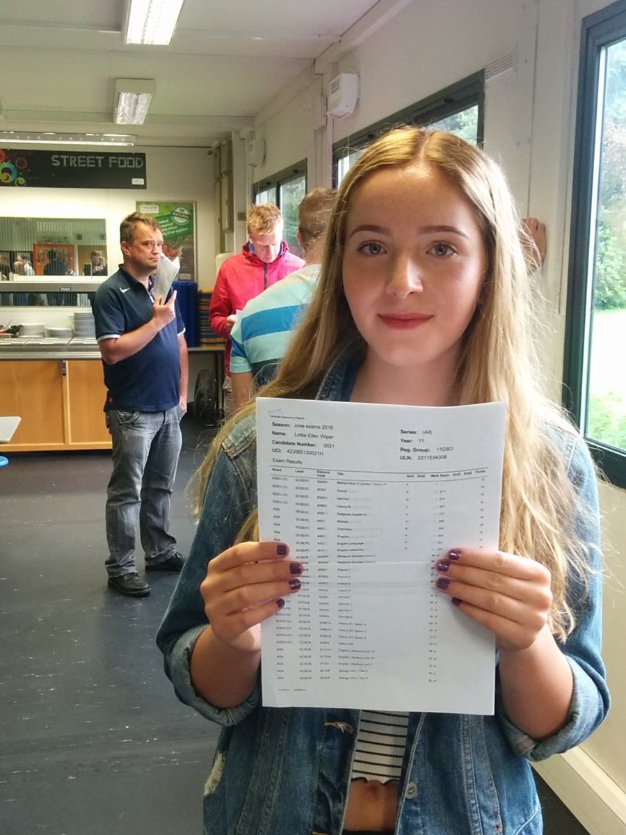 AlexGroveNews's tweet photo. Lottie Wiper got 5A*s and 5As. She's taking up an apprenticeship at GlaxoSmithKline #EMExams https://t.co/QKPPkJrbpU