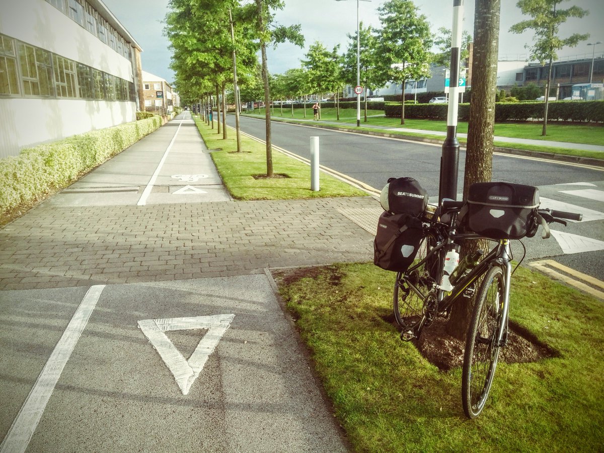 ghandimanning's tweet photo. Setting off from work for an evening of camping #myParklife #saddlelife #fullyladen https://t.co/wT2u0XedWI