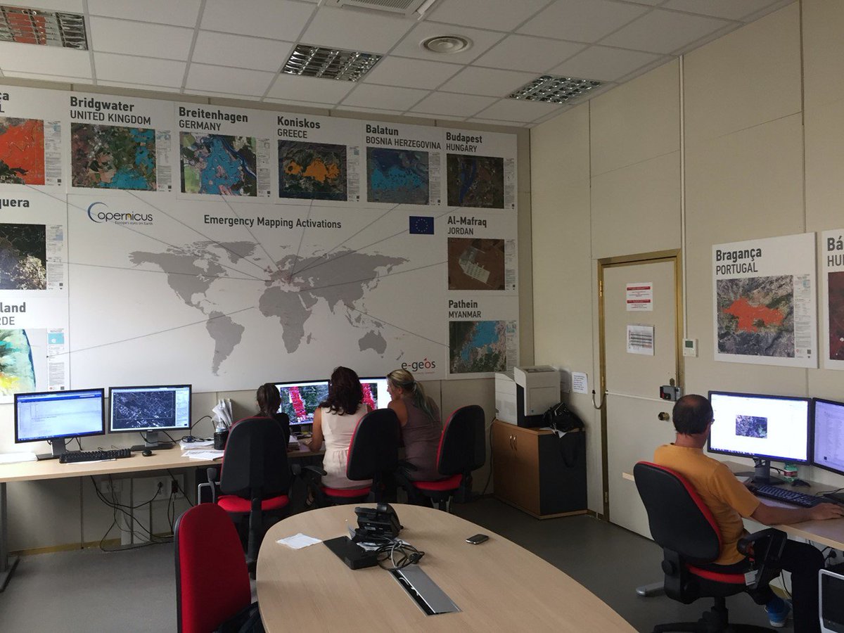 e_geos's tweet photo. Thank you satellite operators @ASI_spazio @CopernicusEMS #COSMOSkyMed @DigitalGlobe @deimosimaging  #ItalyEarthquake https://t.co/9MentwUvGc