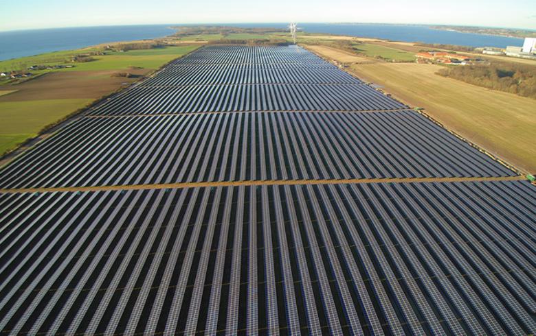 UKSolarGen's tweet image. SMA to manage 60-MW Danish solar park ow.ly/wGtE303rqZh #SolarPV #SolarEnergy