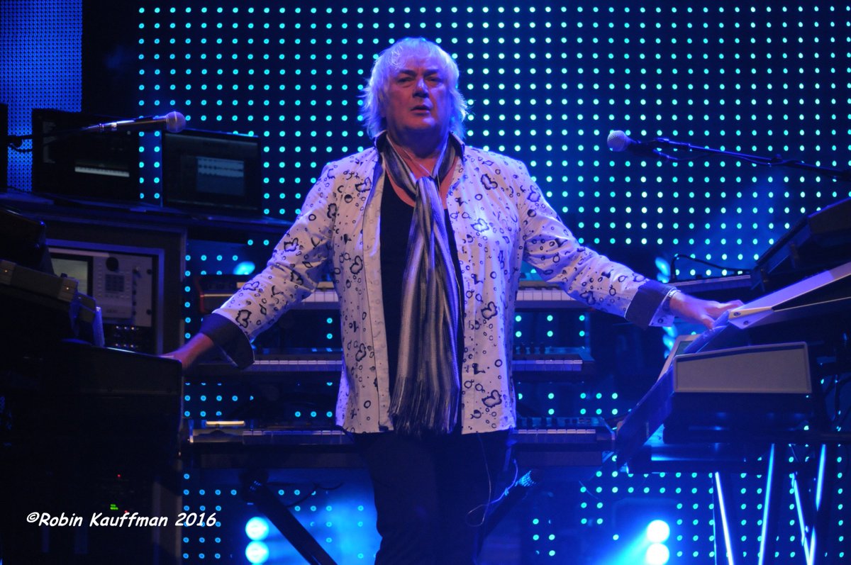 yesofficial's tweet photo. Happy Birthday to YES' keyboard maestro, @asiageoff https://t.co/ZFm8ilJEaL
