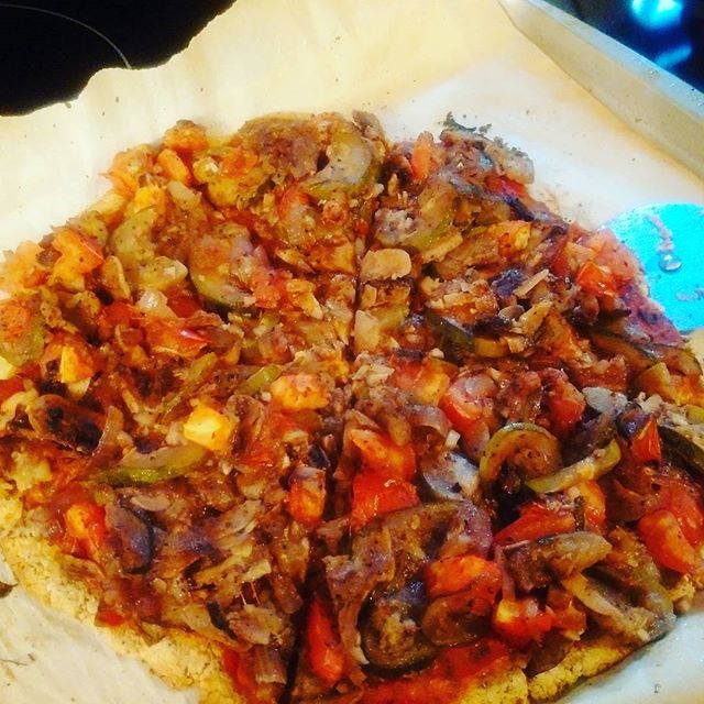 OrganicNut4Life's tweet photo. #Organic #Gluten Free #Vegan #Ketogenic #Almond Flour Pizza! https://t.co/MC5cnXXjpe