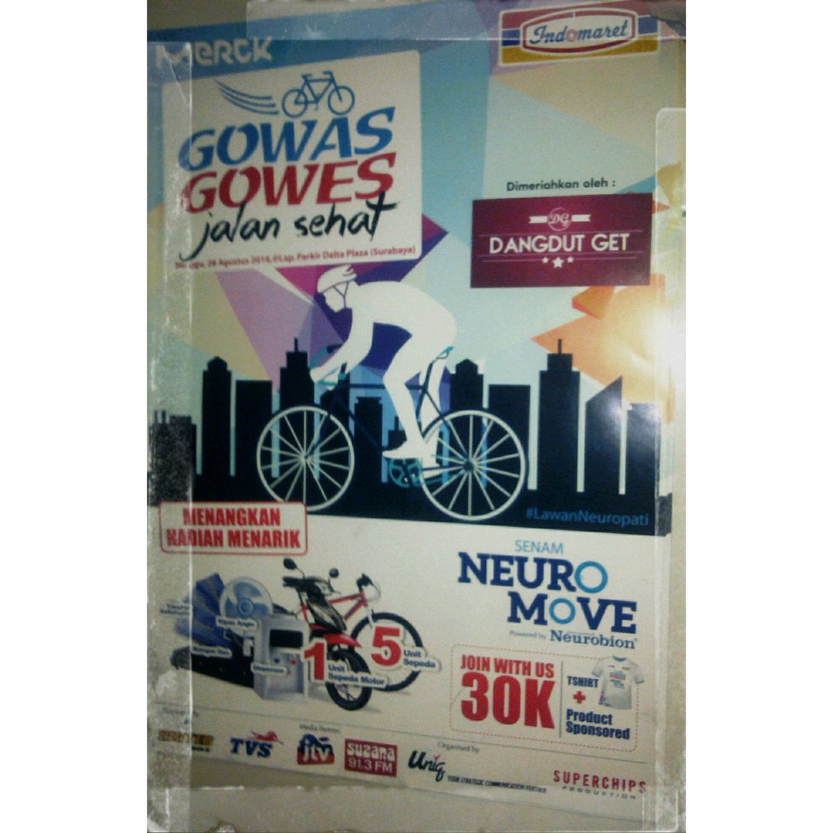 dangdutget's tweet photo. Ayo #Dangdutan w/ @indomaret dan @Neurobion_Indo #Minggu #28082016 mulai pkl:07wib di Lap.Parkir Timur Plaza Sby https://t.co/bxZdcWKBmw