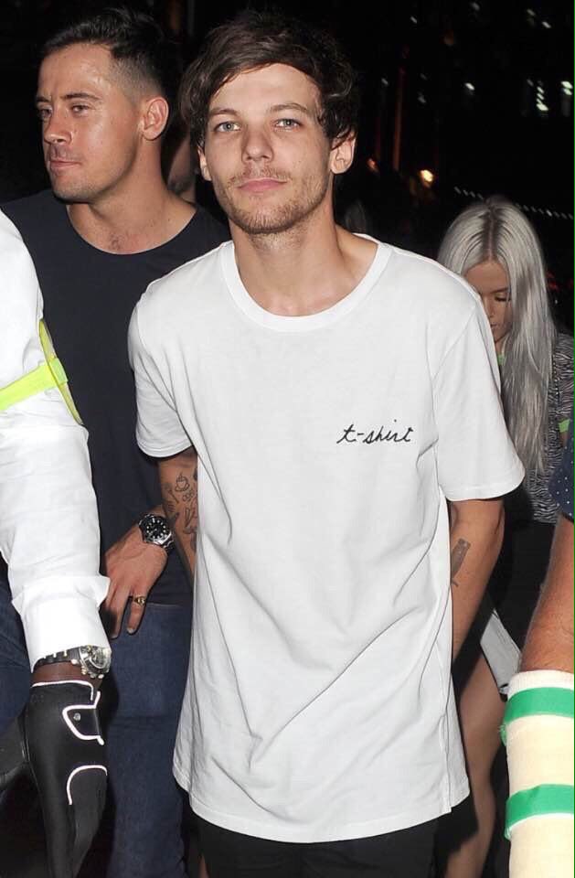 Born_for_Louis's tweet photo. Какой он потрясающий *-* https://t.co/V9KUCMb6ZS
