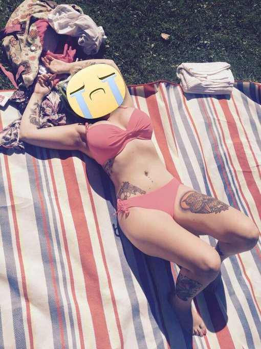 #Sonnenbrand, #Instagram  Account gesperrt, #l&auml;uftbeimir  😅😅😅 https://t.co/7a5LGE6bRV<a href="/tag/sonnenbrand"class="tags">#Sonnenbrand</a><a href="/tag/instagram"class="tags">#Instagram</a><a href="/tag/l%C3%A4uftbeimir"class="tags">#l&auml;uftbeimir</a>