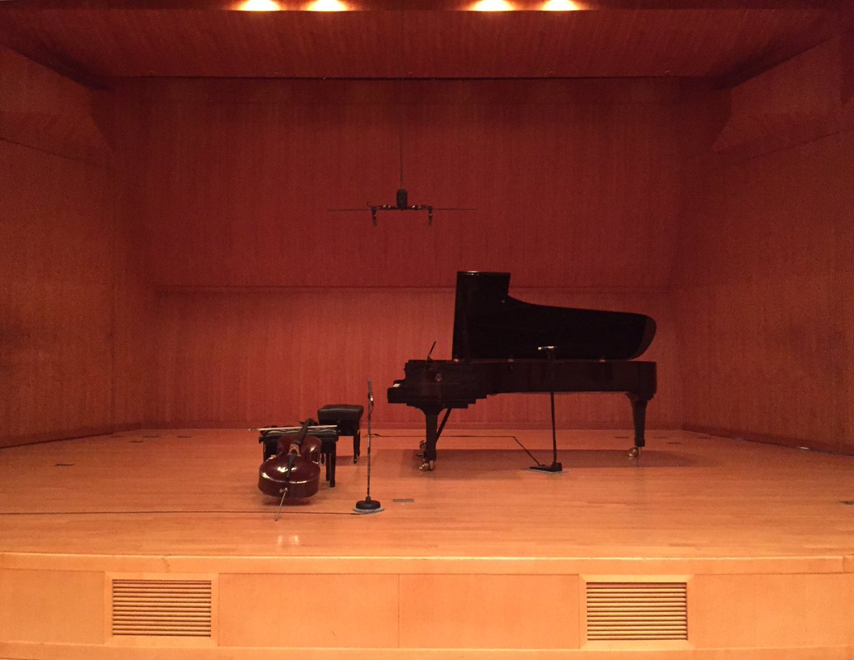 Enjoying the recording session at the Kumho Art Hall(<a href="/kumhoarthall/">KUMHO ART HALL</a>) with pianist Youngsung Park! :)