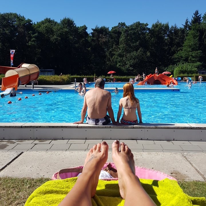 GeertjevdVelden's tweet photo. De lucht is blauw, dus lekker aan het water! https://t.co/YbvqjVXSJh