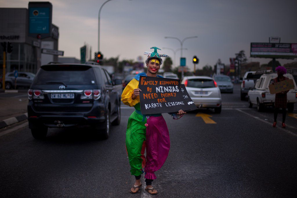 DanielBorn's tweet image. Clowning in Traffic danborn.wordpress.com/2016/08/25/clo…