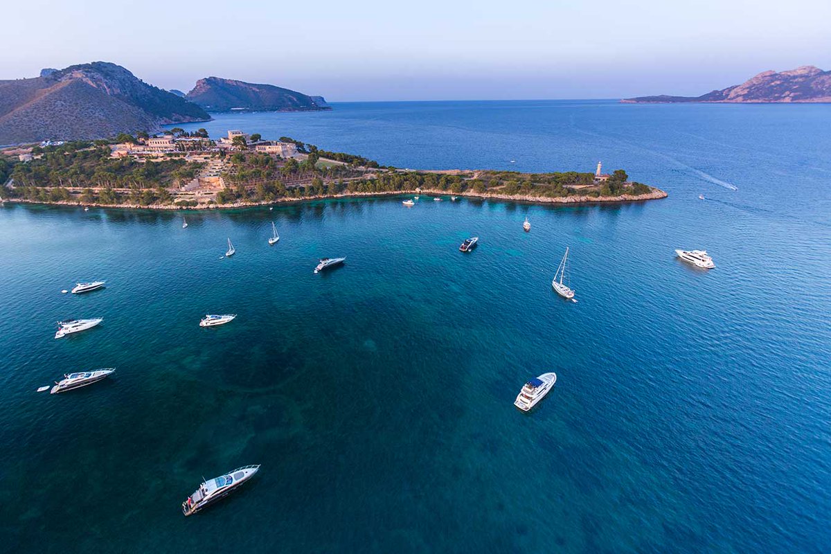 Sunseeker_Intl's tweet photo. A three day #Ultimate2016 Party around the majestic island of Mallorca #ThrowbackThursdays https://t.co/t1FEcWqS4B