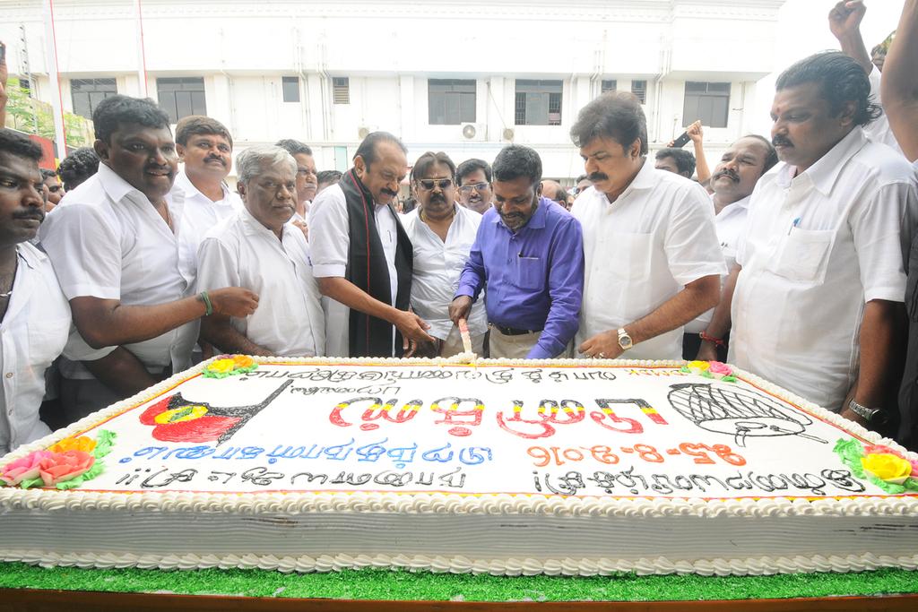 Captain Vijayakant tweet media