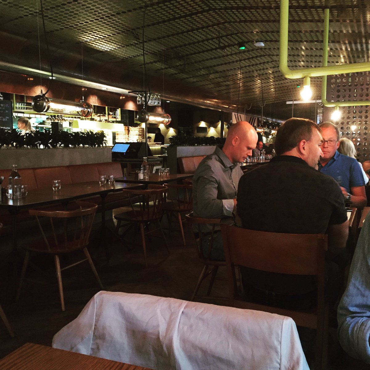 CheffleSE's tweet photo. Intressant lunchstopp och möten i Uddevalla. Ett av ämnena: Hur kan Cheffle hjälpa restaurangskolor? #cheffle https://t.co/mZepXk1gpI