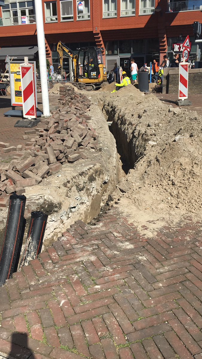 30 graden Terrasweer alleen zijn wij niet bereikbaar via de Alphense brug <a href="/gemeenteaadr/">Alphen aan den Rijn</a>