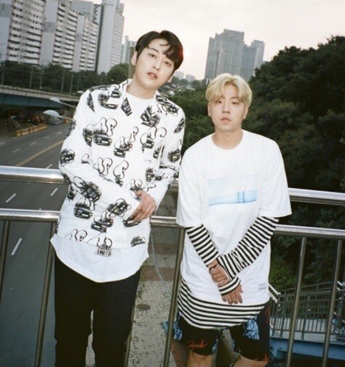 JYfmdate's tweet photo. [#박지윤의FM데이트] 비오는 저녁, 우리를 흥부자로 만들어 줄 힙합그룹! #긱스 와 <목요라이브> 함께 해요. 잠시후 #9시 그들의 매력속으로 풍덩! #다이빙 해요~~ 🏊🏻🏄🏼 https://t.co/O5Ydw3qieE