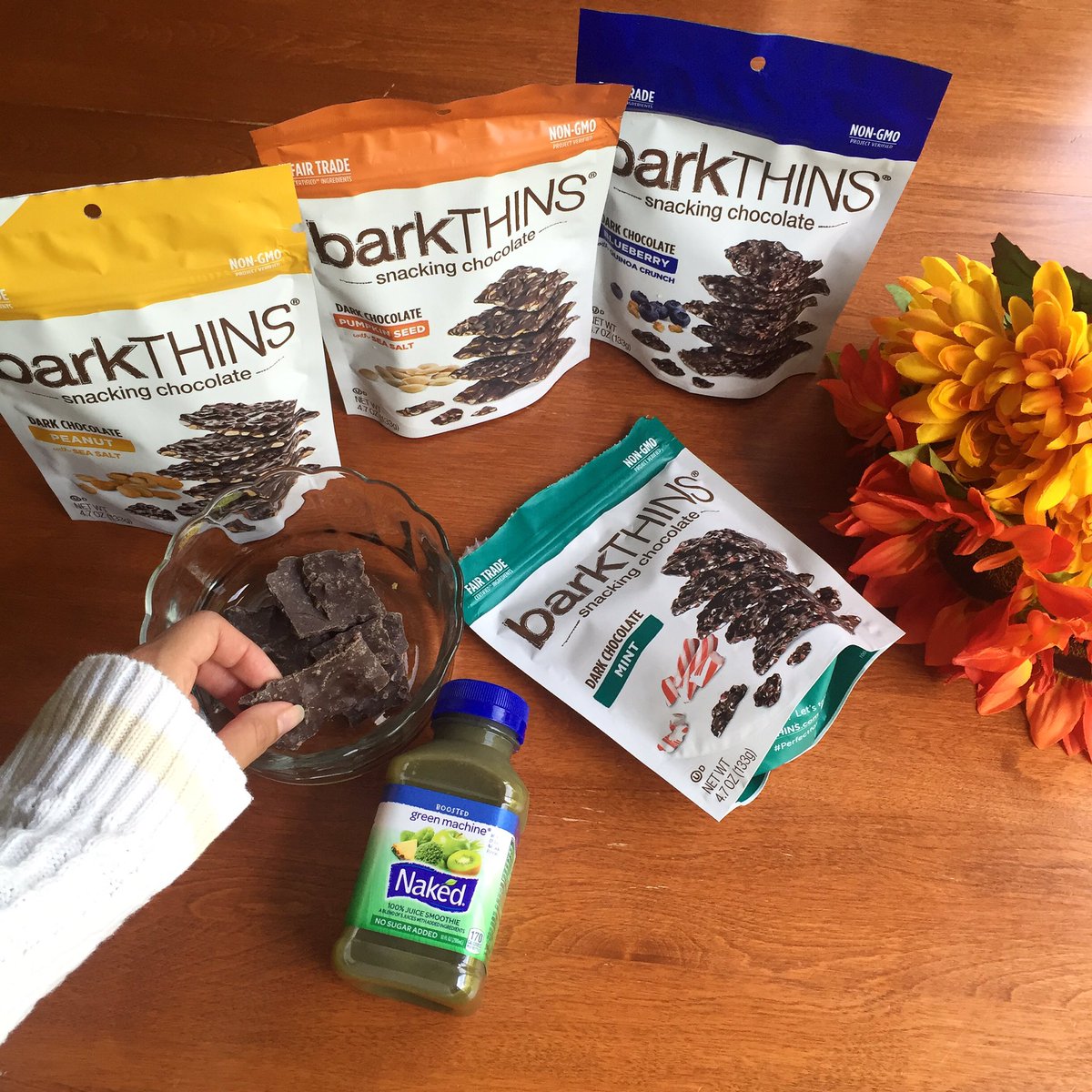 RaysaGarcia7's tweet image. Snack O'Clock W/ @barkTHINS #snackwithstyle #snackingelevated | Juice @nakedjuice
Have a nice day! #blogger