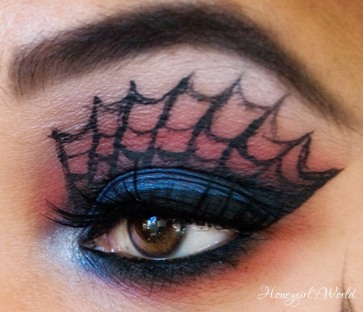 GetThemBrows's tweet image. How can people say makeup isn't art😍