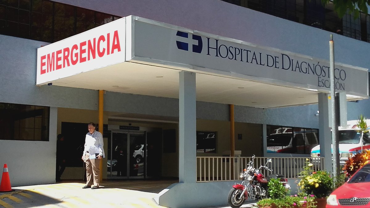 canal11roberto's tweet photo. Atilio Benítez es ingresado a centro de salud privado en horas de la madrugas, pronóstico derrame cerebro vascular https://t.co/GS6SUSFauo