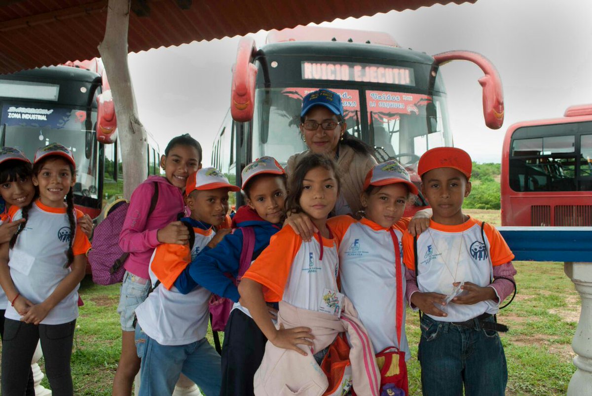 ivsslasgarzas's tweet photo. .@ivssoficial #VacacionesIvss Continuamos ofreciendo alegría y sana recreación a los consentidos de la casa! #HDGL https://t.co/WPLNusXfV5
