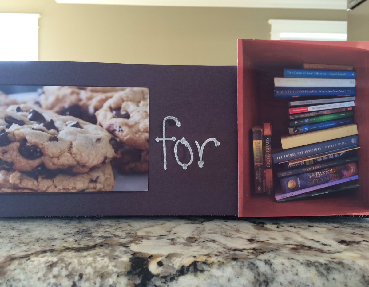 LillyLibrary822's tweet image. All proceeds from the summer sale of cookies at @sandyseagullcs will go towards books for my #LittleFreeLibrary 🍪📗❤️