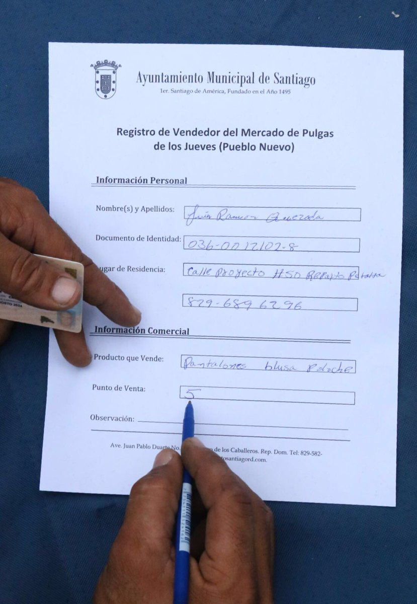 AlcaldiadeStgo's tweet photo. Inicia el #Censo para identificar a los buhoneros que estarán autorizados a vender en el lugar a ser reubicados. https://t.co/si3W1G7ROp
