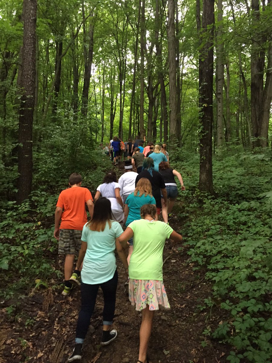 #wmsgreatness exploring the trails with our new 6th grade group 🍂 <a href="/GinaFortress/">Gina Fortress</a>