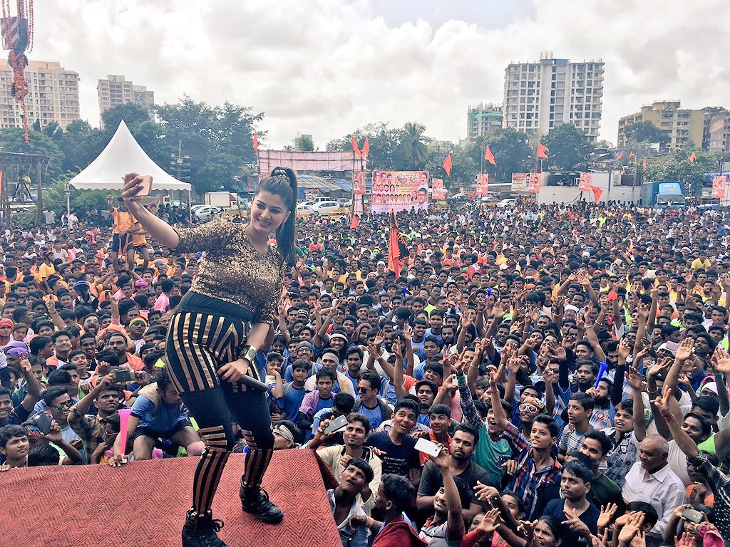 Kainaatfanclub's tweet photo. #cheering #beautiful #BollywoodBombShell #FanFollowing @kainaatarora https://t.co/o0Nxo4SC0i