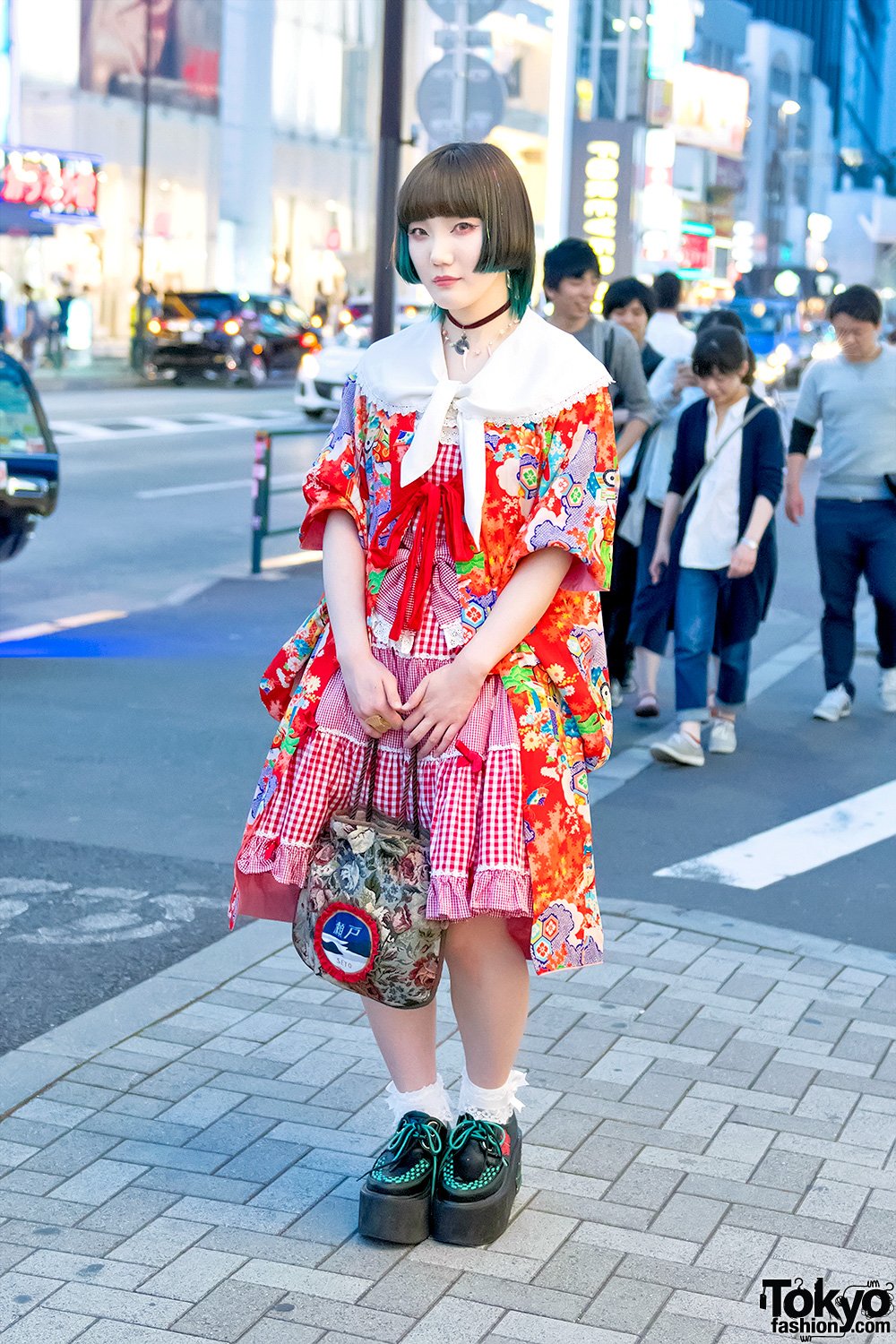 Современности японии. Кимоно Харадзюку. Японское кимоно Харадзюку. Хараджуку кимоно. Улица Харадзюку мода кимоно.
