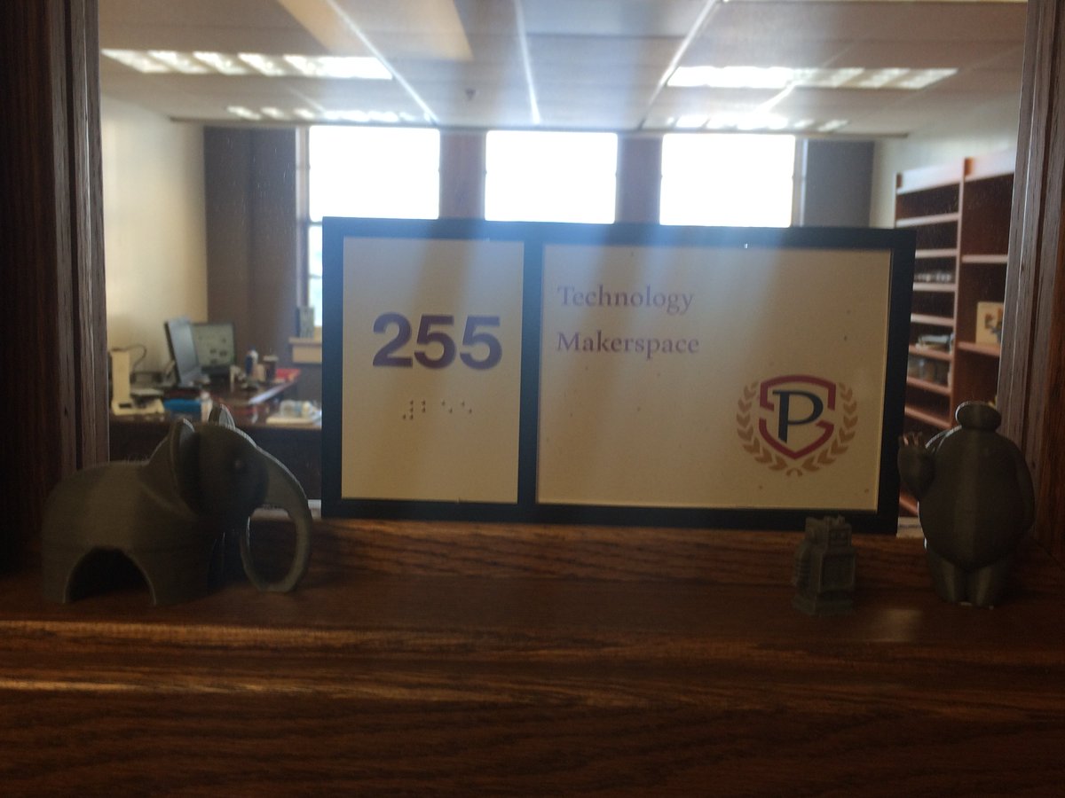 jenchancecook's tweet image. Infant demo #Makerspace at the central office bldg. Lots of plans for filling the big empty space! #makerslowchat