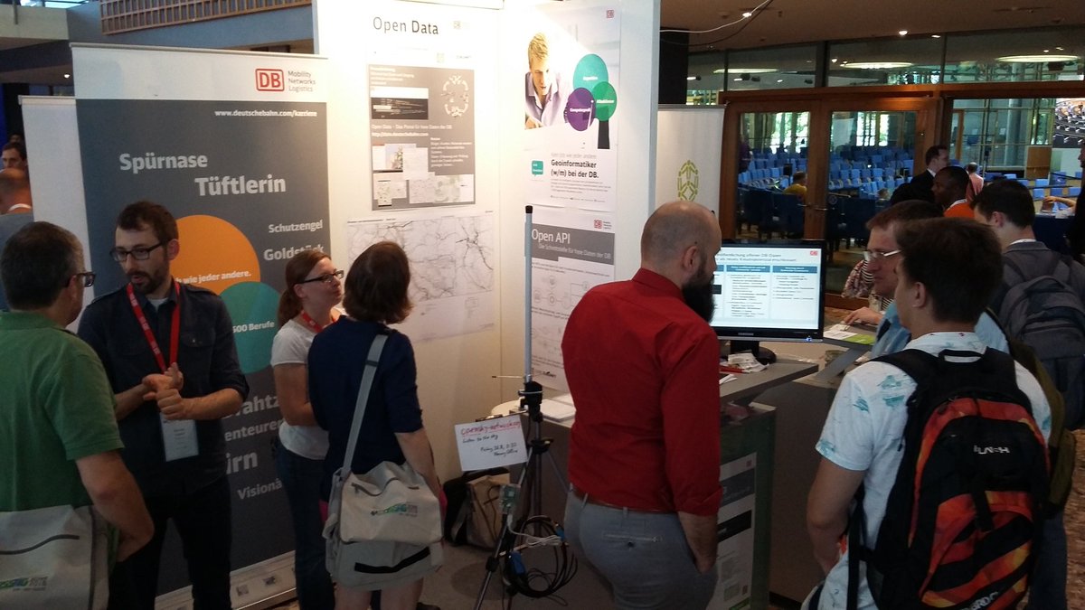 DB_Presse's tweet image. Großes Interesse an @DBOpenData und digitalen Projekten der #DB auf der @foss4g. #ZukunftBahn #foss4g2016 #OpenData