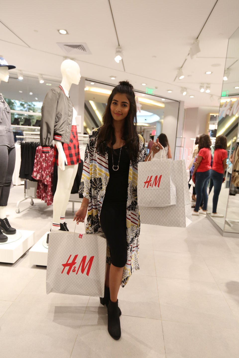 H&m showroom cp hot sale