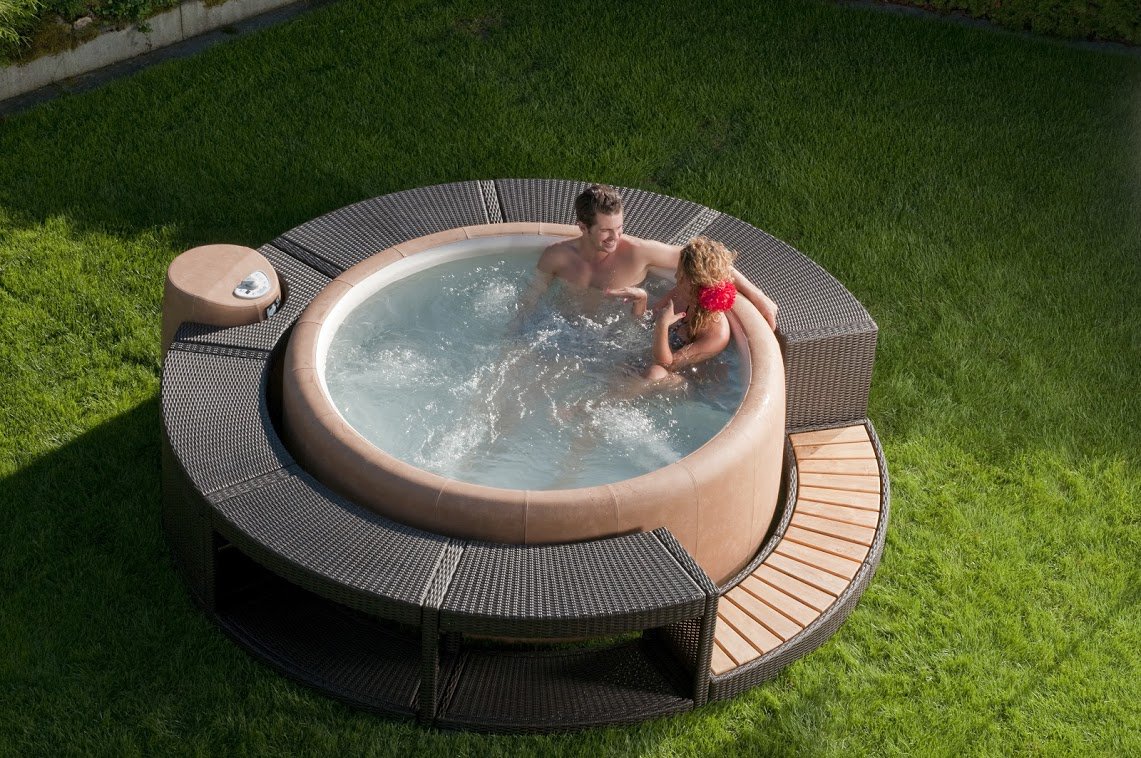 HotTubSwimSpaCo's tweet photo. Our #Softubs are very #easy to move.. take them on your #holidays, to your #family at #Xmas or to your second #home! https://t.co/ZThjmXQ0IK