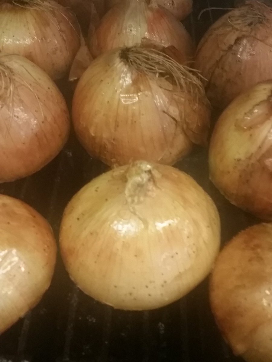 Paprika Smoked &amp; Grilled Onions For Lamb Stock. Yum! <a href="/SocialInBalt/">Social In Baltimore</a> <a href="/baltimoresun/">The Baltimore Sun</a> <a href="/downtowndiane/">Downtown Diane</a> @BmoreRestaurant