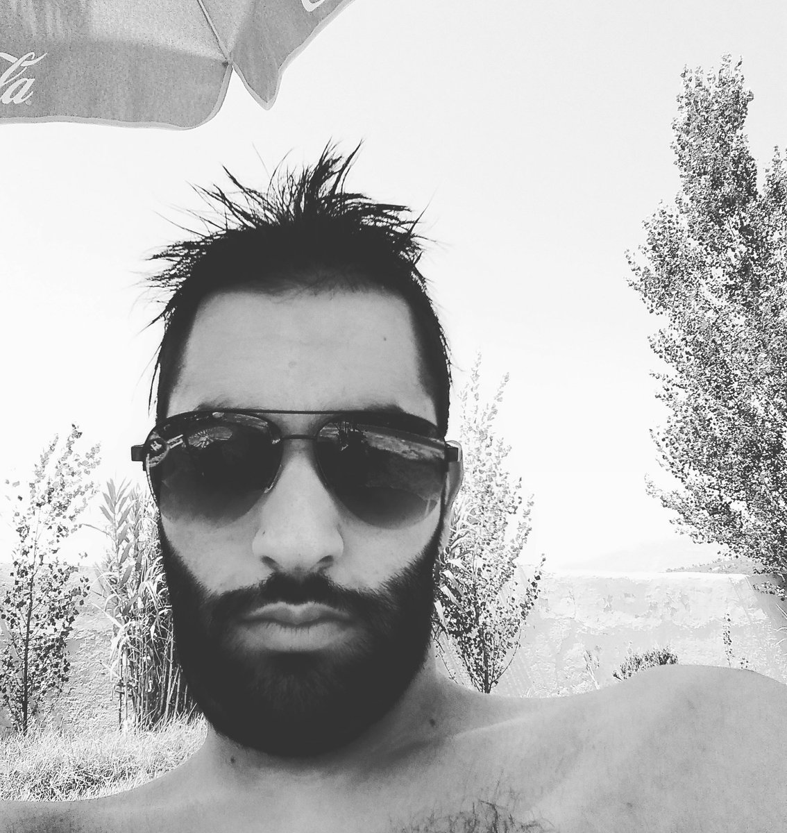Htim99's tweet image. No beard no life
 #Beard #Beardstyle #Beardkings #Allblack #Fashion