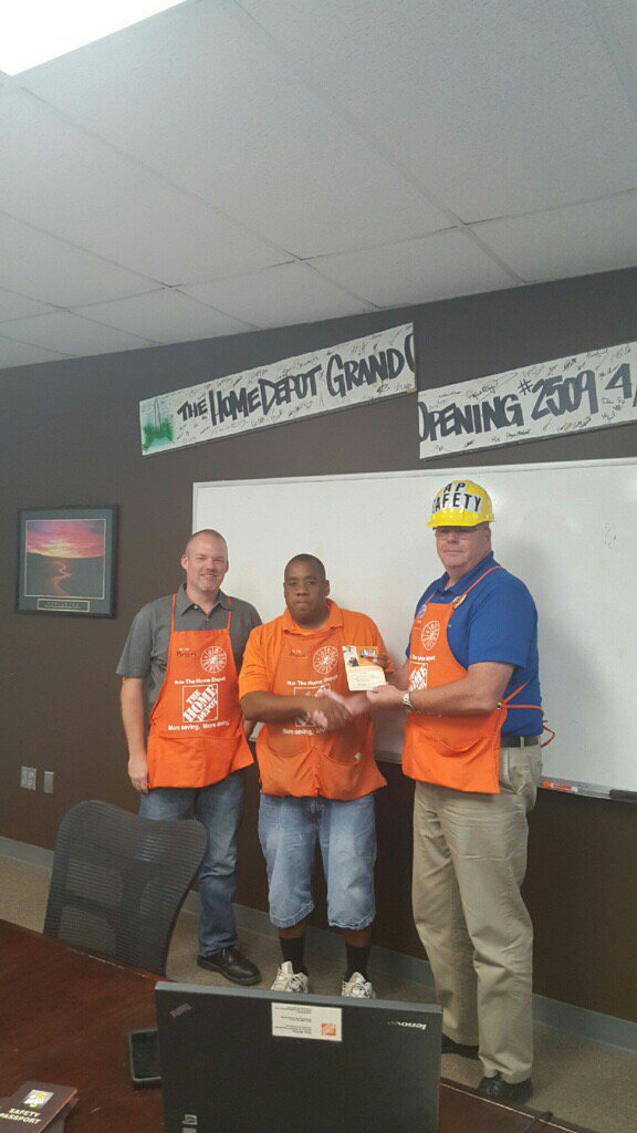 2509 Safety Stand Down Homer Award to InFocus Capt Javon 247 days SAFE!! <a href="/d_bennett128/">Damon J. Bennett</a> <a href="/PaulGinnetti/">Paul Ginnetti</a> <a href="/OrrinBurkett/">Orrin Burkett</a>