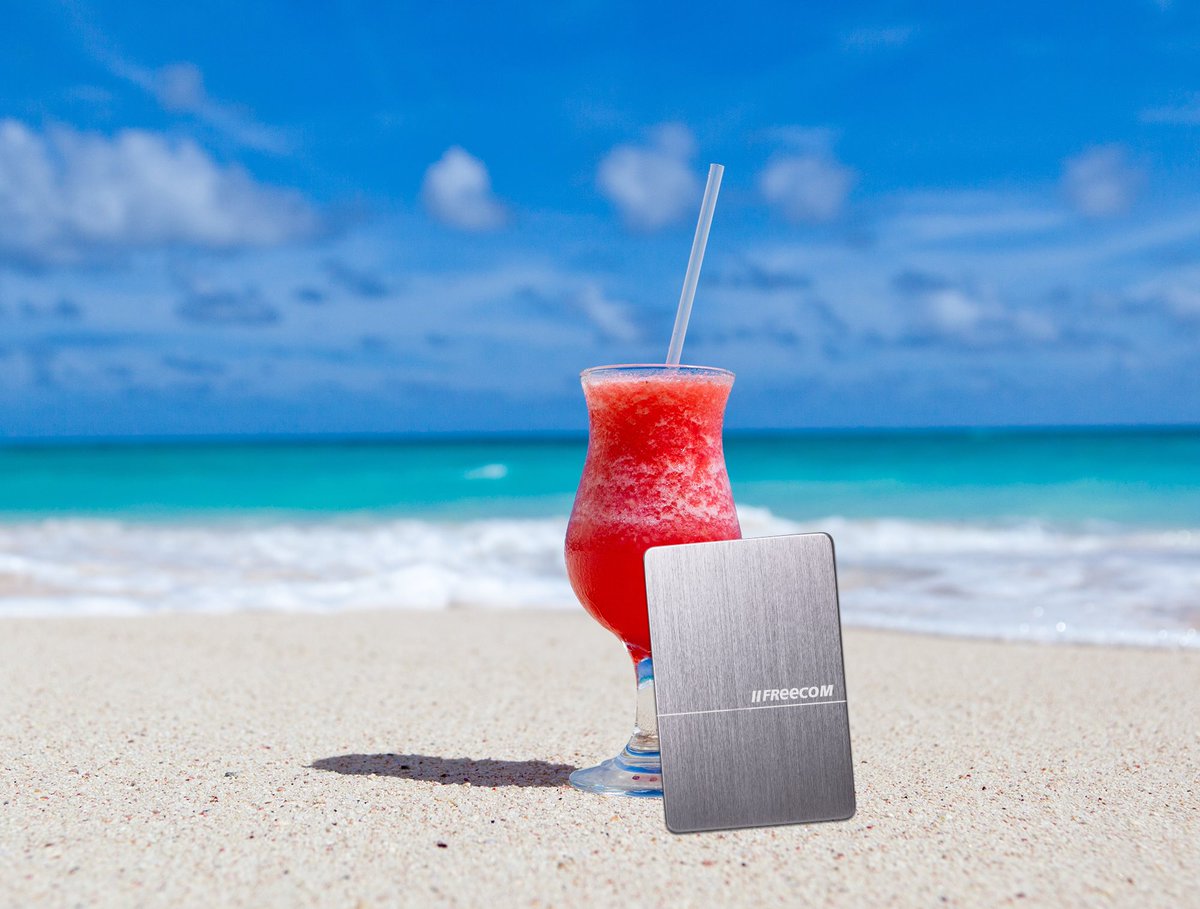 FreecomNL's tweet image. Geniet jij ook zo van het weer? 
#Freecom #hardeschijf #zomer #strand