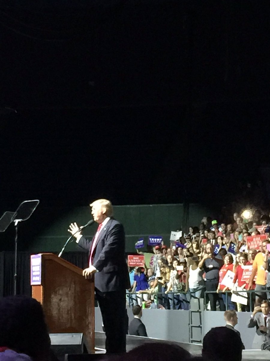 KimberlyRemak's tweet photo. Great rally last night in Mississippi! #TrumpPence16 #MStrumprally https://t.co/t33gP6iV7Y