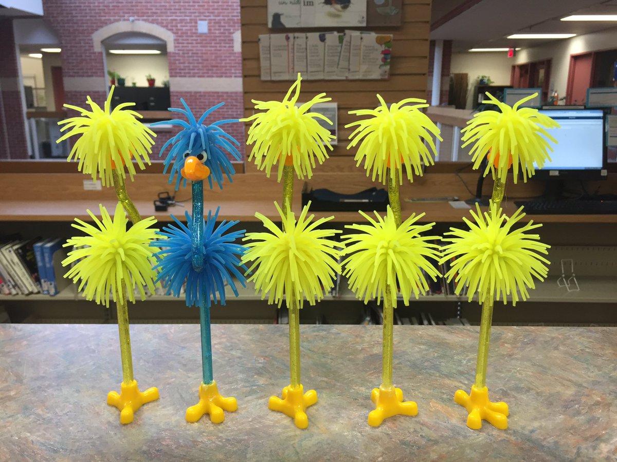 HeidiF_Library's tweet image. Stand out from the flock today.  @PeelSchools #beyourself #originalityrocks