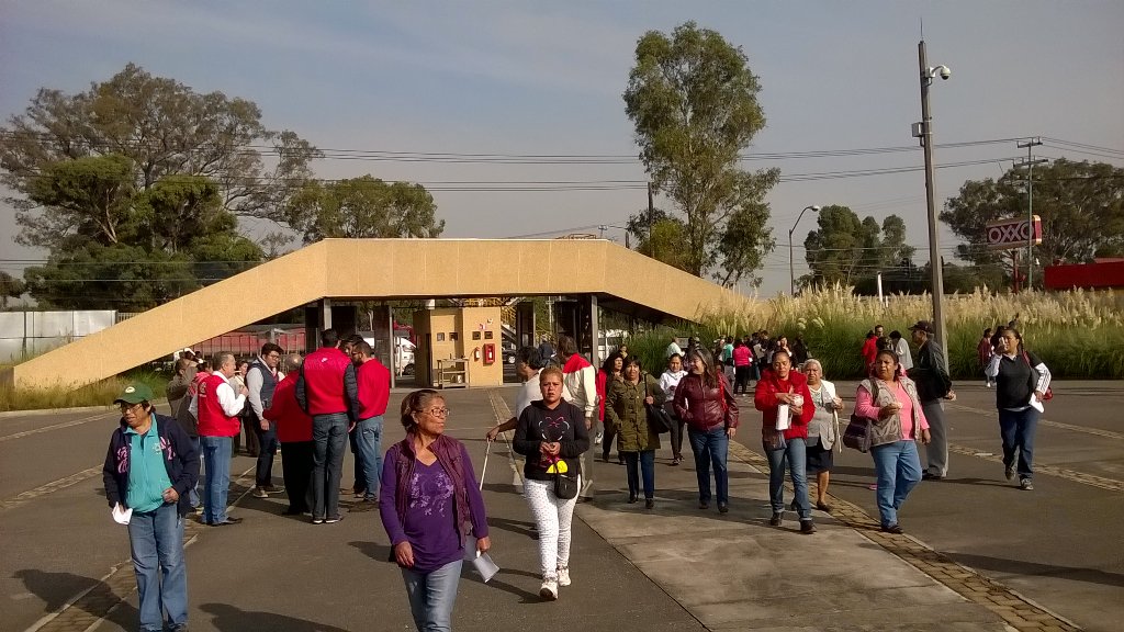 angel_francisco's tweet photo. Comprometidos siempre atentos #TEXCOCOESTE @JORGEARREDONDOG @cg_cerecedo Un Gran equipo de trabajo TEXCOCO en GRANDE https://t.co/PY7VZaLSOL