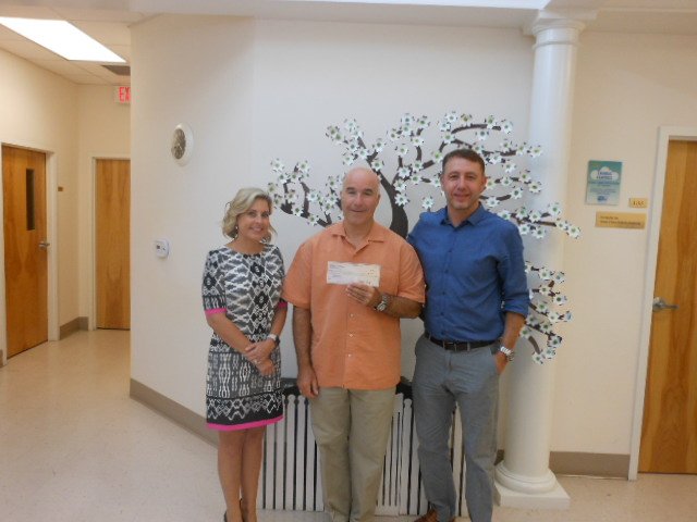 CatholicCGville's tweet photo. Thrilled to be presented with a $5,000 check for our #WeekendHungerBackpacks from the #NCFAA Charity Bowl Event https://t.co/rlUIecYq8r