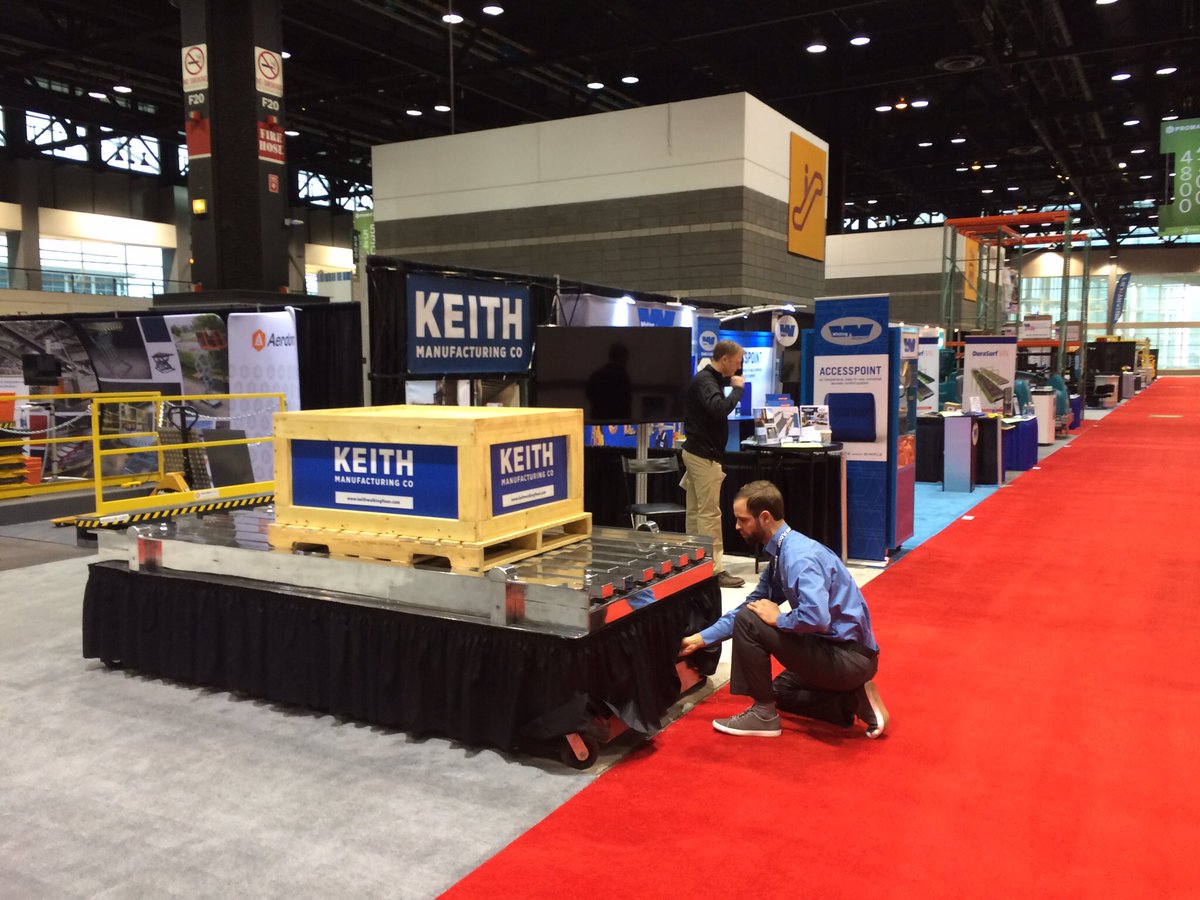 robcostongs's tweet image. @poweredbymhi #Dutch #exhibitors gather for lunch #Promat2015