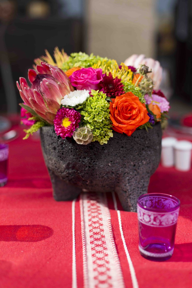 delcaboevents's tweet photo. #ThemeThursday Think you can’t pair #fuchsia & #red? Think again! #delcaboeventdesign https://t.co/FNfe5ZEGYk