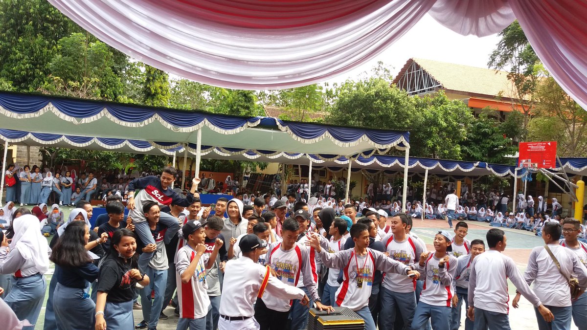 BLESSINGSMANESI's tweet photo. Puji Tuhan walaupun panas tetep semangat yaa adekadek temanteman💘 https://t.co/CEMQq6dZAM