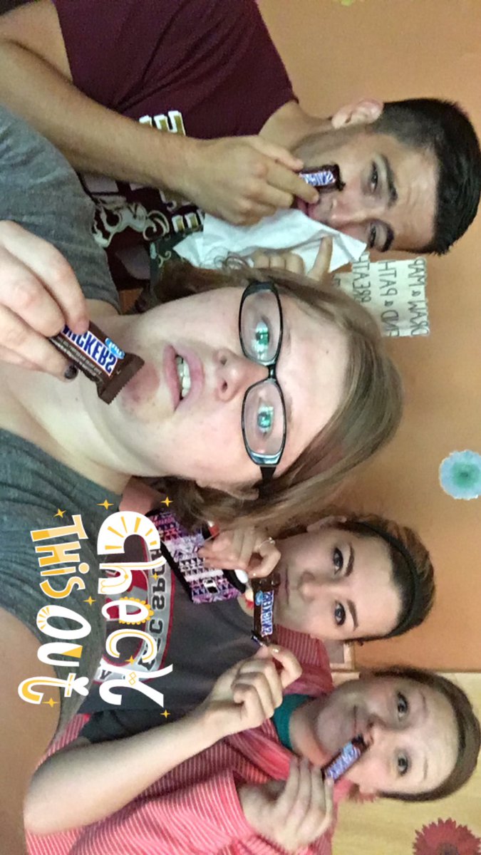 katie_brunner's tweet image. You are not you when you are hungry! #snickers #question8 @VUActivities