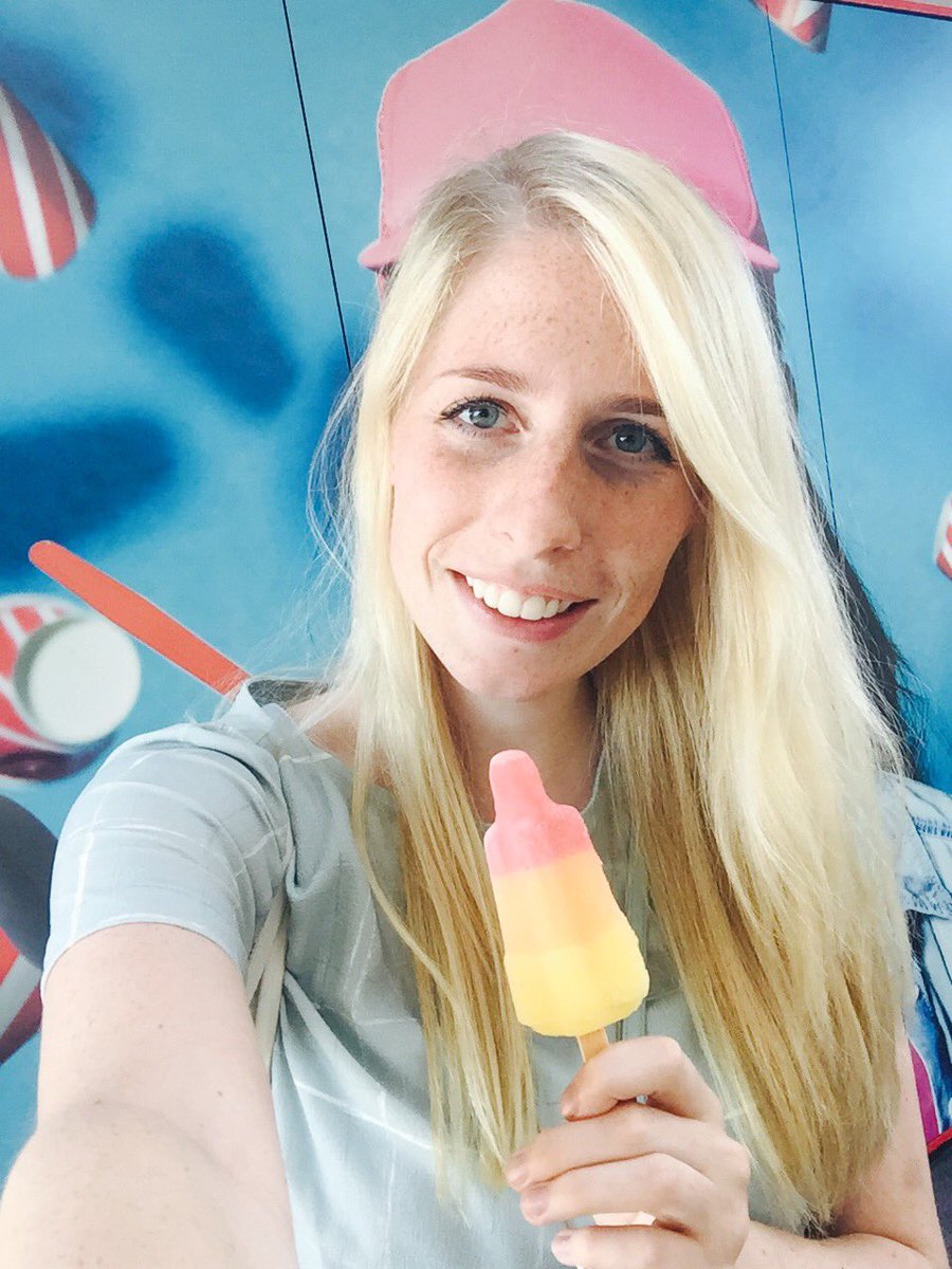 ArankaSinnema's tweet photo. Thanks @3FM, just what i needed met nog 2 uur treinen te gaan!💦☀️ #gratisijs #raketje #denbosch https://t.co/J1X0fsRiXT