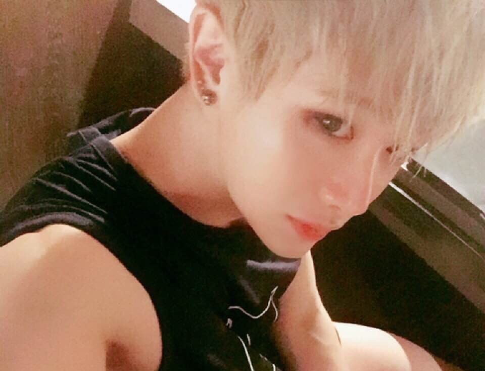 OfficialMONSTAX's tweet photo. [#원호] 비 오는데 몬베베들 모하나해서
감기 걸리지말고 일찍자고! 내일도 비온다니깐 우산 챙기고! 잘자 ☔️ https://t.co/Zm2cPSD93z