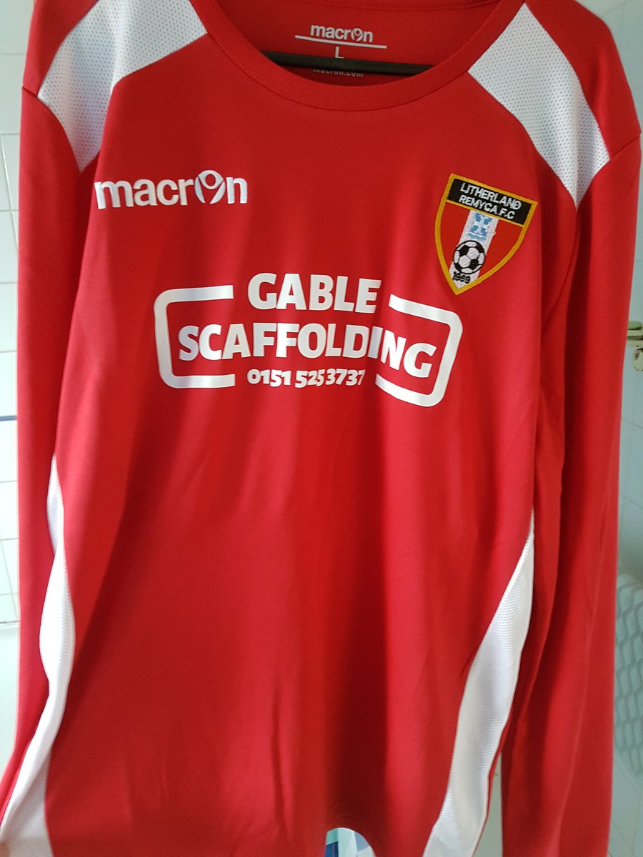 LithRemy2's tweet photo. New kits arrived. Big thank you to Gable Scaffolding and @MacronCardiff for providing it #GableScaffolding #Macron https://t.co/1nfcP5BZYW