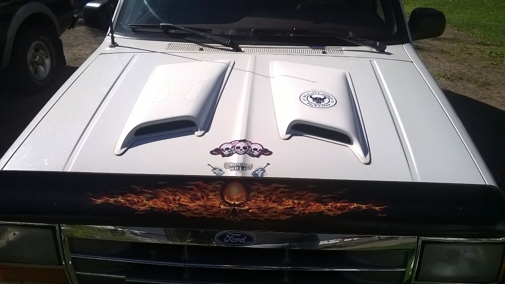 Thanks <a href="/Slumlord_Radio/">Slumlord Radio</a> for sending me this AWESOME CD &amp; sticker, which btw; is already on #TheTruckOfRock 😝👌