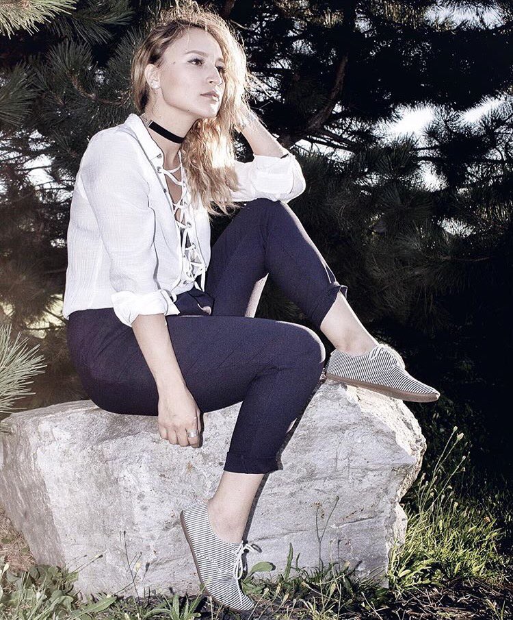 MacIntyreCom's tweet photo. .@vivitovas in @SanukFootwear || #sanuk #neveruncomfortable #shoes #fashion #style #ootd #PR https://t.co/UEEA5SpJa9