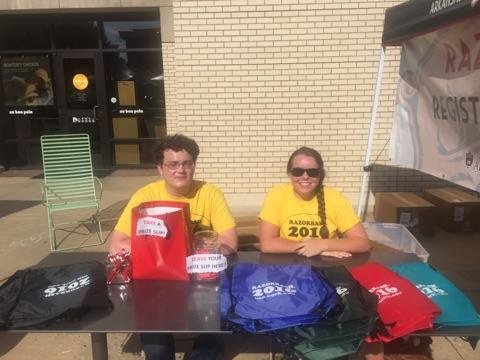 UARKGetInvolved's tweet photo. Stop by in front of @ArkansasUnion, get a free bag for all your #Razorbash2016 stuff, &amp; sign up for grand prizes! https://t.co/mzApVW7AIm